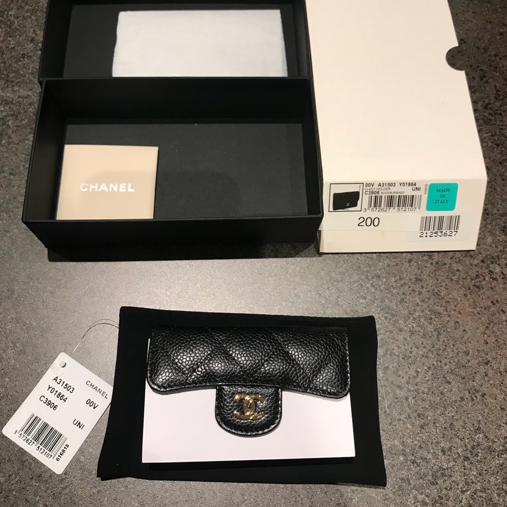 Chanel O-Key Holder (6 key)